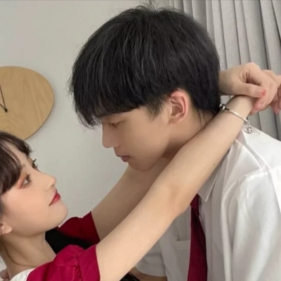 超甜的情侣头像一人一半真人(共20张)