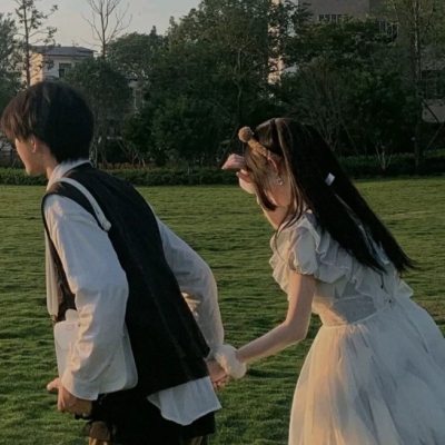 超甜的情侣头像一人一半真人(共20张)