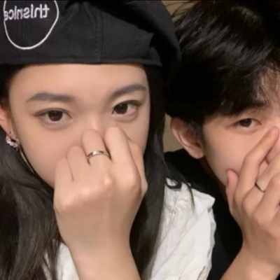 超甜的情侣头像一人一半真人(共20张)