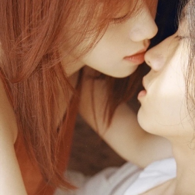 超甜的情侣头像一人一半真人(共20张)