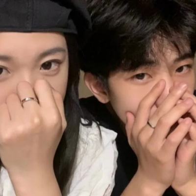 超甜的情侣头像一人一半真人(共20张)