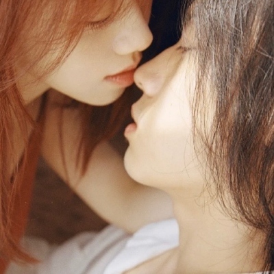 超甜的情侣头像一人一半真人(共20张)