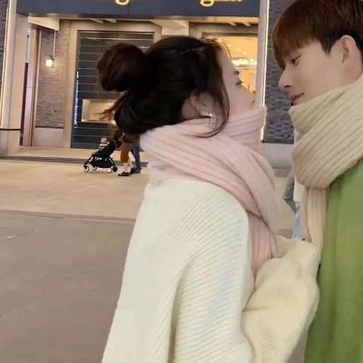 情头一人一张 情侣头像真人(优选20张)