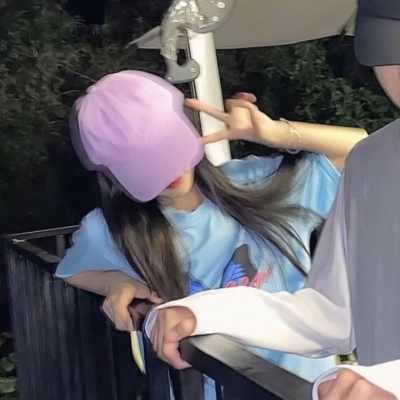 情头一人一张 情侣头像真人(优选20张)