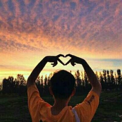 好看的背景情侣头像一男一女(优选20张)