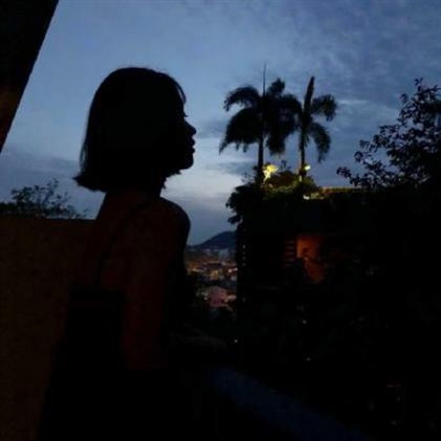 好看的背景情侣头像一男一女(优选20张)