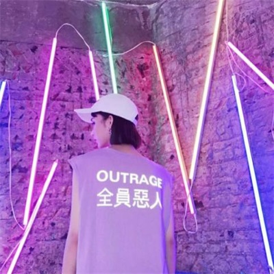 唯美背影情头一人一张图片(精选24张)