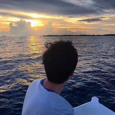 唯美背影情头一人一张图片(精选24张)