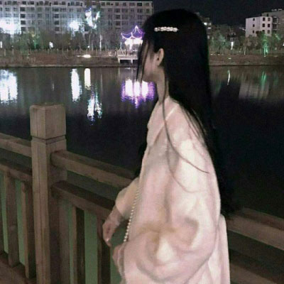 个性伤感的女生qq头像图片(精选16张)