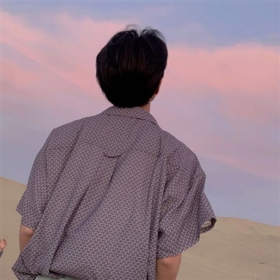 2023年最新男生背影头像(精选20张)