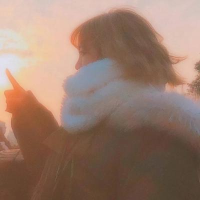 两人情侣头像一人一张(精选20张)