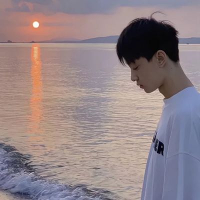 微信最火情侣头像一人一张(精选22张)