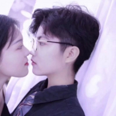 微信最火情侣头像一人一张(精选22张)