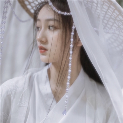 qq头像古风女生真人图片大全(精选18张)