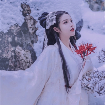 qq头像古风女生真人图片大全(精选18张)