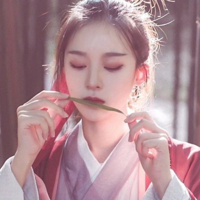 高清好看的红衣女子唯美古风头像图片大全(精选38张)