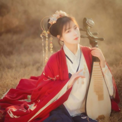 高清好看的红衣女子唯美古风头像图片大全(精选38张)