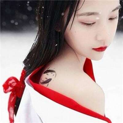 高清好看的红衣女子唯美古风头像图片大全(精选38张)