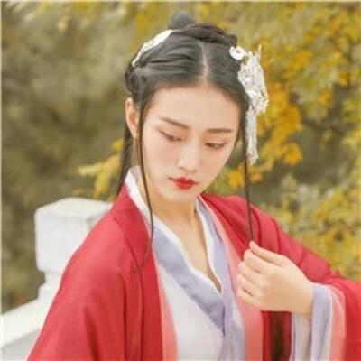 高清好看的红衣女子唯美古风头像图片大全(精选38张)