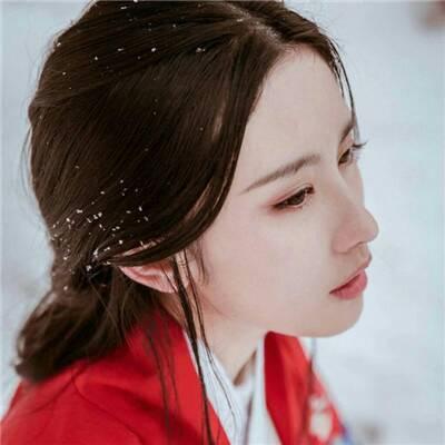 高清好看的红衣女子唯美古风头像图片大全(精选38张)