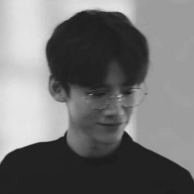 黑白伤感的男生头像(优选20张)