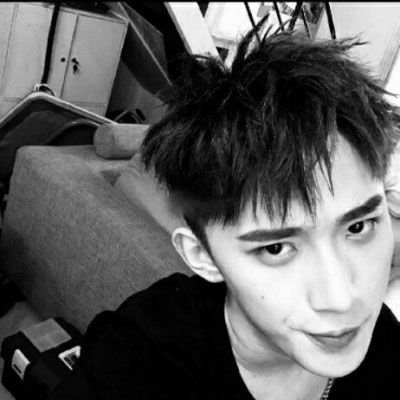 黑白伤感的男生头像(优选20张)