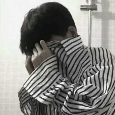 黑白伤感的男生头像(优选20张)