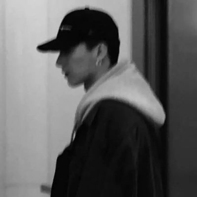 黑白伤感的男生头像(优选20张)