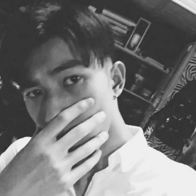 黑白伤感的男生头像(优选20张)