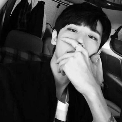 黑白伤感的男生头像(优选20张)