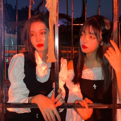 一个霸气一个温柔闺蜜头像(24张)