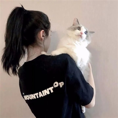 女生唯美背影意境头像图片(共24张)