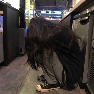 女生唯美背影意境头像图片(共24张)