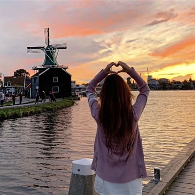 女生唯美背影意境头像图片(共24张)