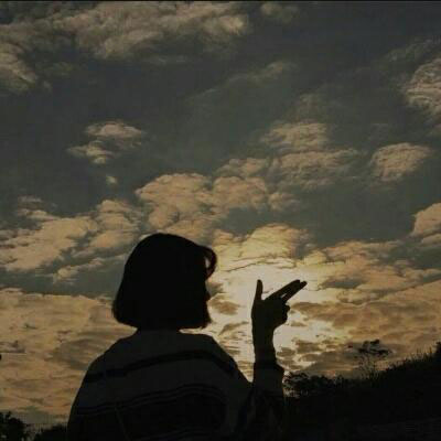 唯美森系清新图片侧脸背影头像(共22张)