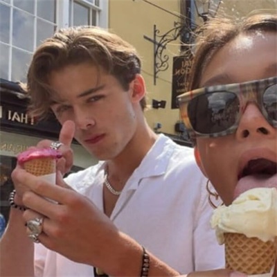 情侣欧美范高冷头像(共22张)