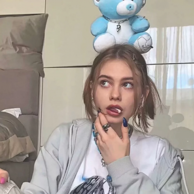 欧美小姐姐气质女头像图片(22张)