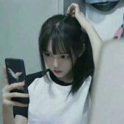 手机控可爱女生头像(精选20张)