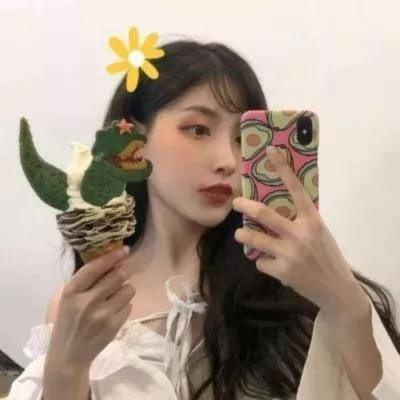 手机控少女头像图片(18张)