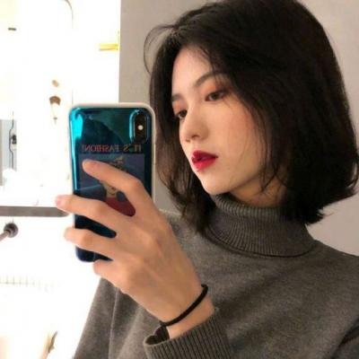 手机控少女头像图片(18张)