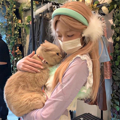 2023性感妩媚的qq女生头像大全图片(共16张)