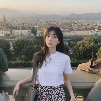 2023性感妩媚的qq女生头像大全图片(共16张)