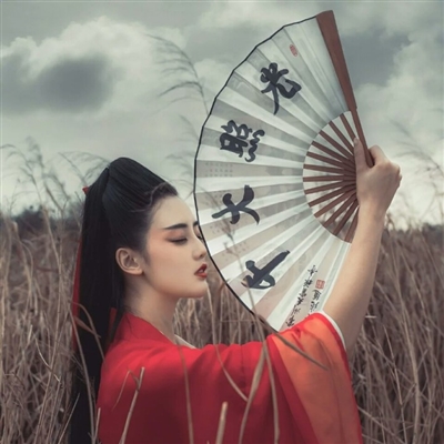 唯美女生古风真人头像(优选22张)