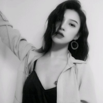 微信头像女生失落伤感黑白图片(共22张)