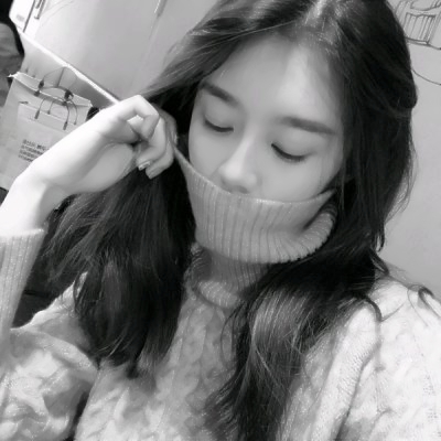 微信头像女生失落伤感黑白图片(共22张)