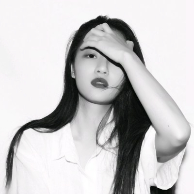 微信头像女生失落伤感黑白图片(共22张)