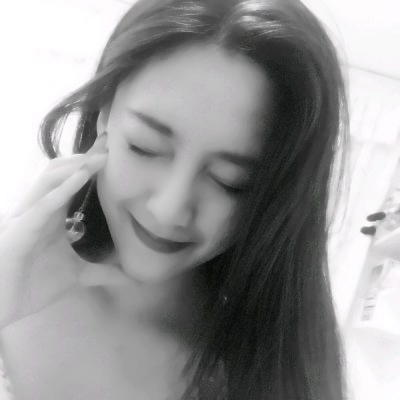 微信头像女生失落伤感黑白图片(共22张)