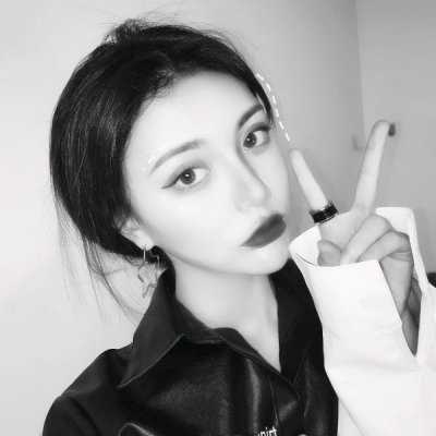 微信头像女生失落伤感黑白图片(共22张)