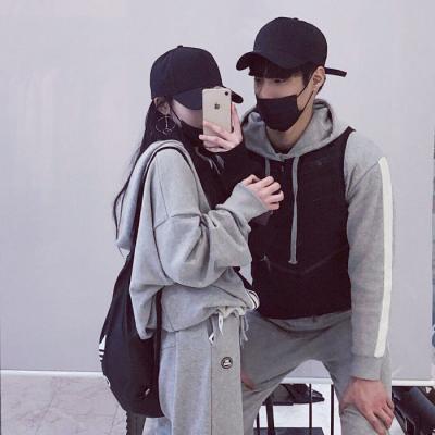 2023微信低调幸福的情侣头像两张(12张)