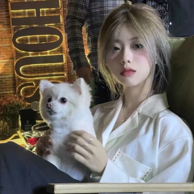 2023撒娇女生的可爱QQ头像(共18张)